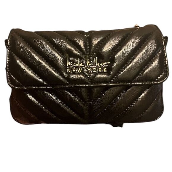 NICOLE MILLER BLACK PATENT CROSSBODY WITH GOLD CHAIN - Picture 5 of 6